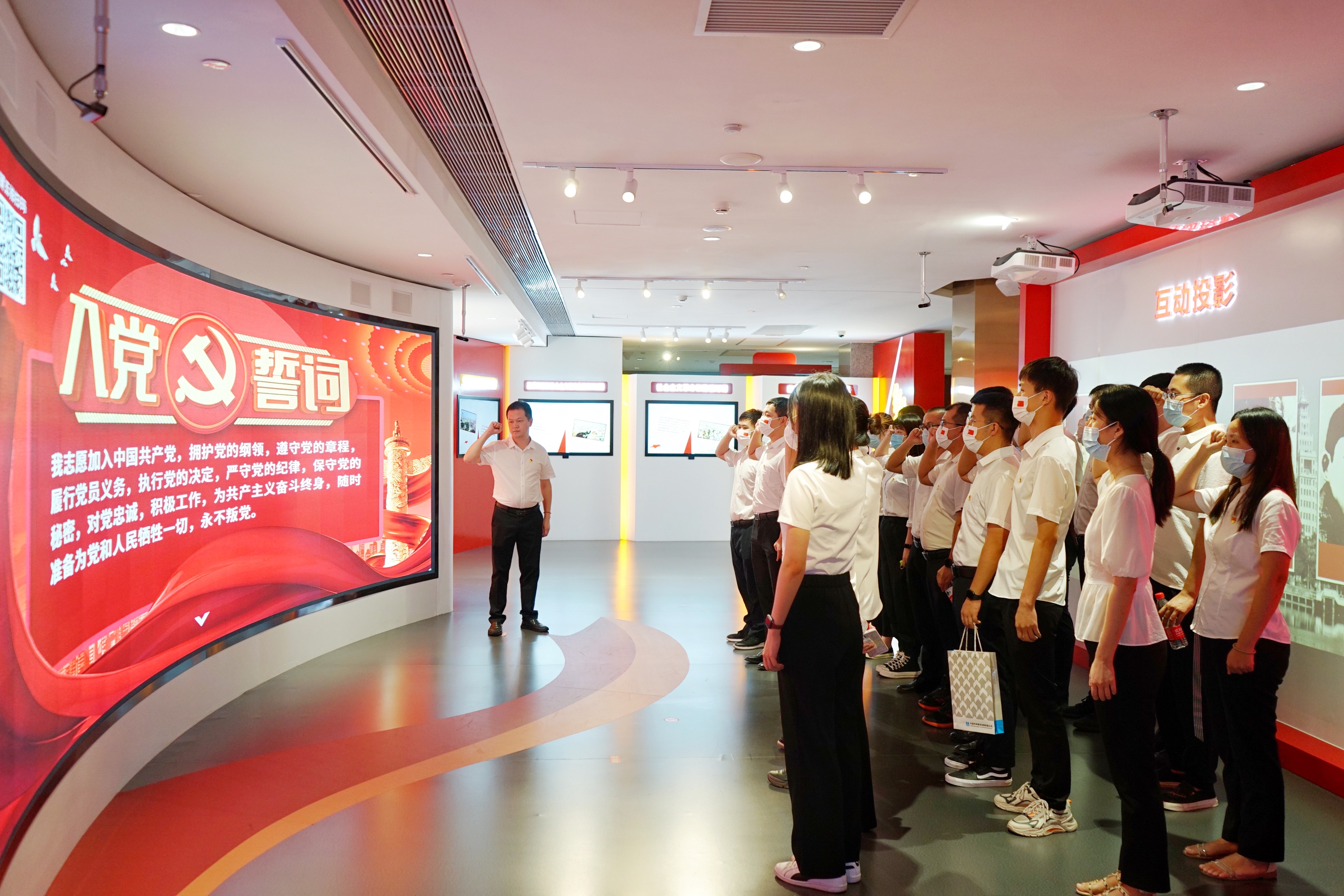 【建设发展总承包公司】20220801【党建类】公司、总承包公司联合开展“八一”主题党日活动,附图2.jpg 【建设发展总承包公司】20220801【党建类】公司、总承包公司联合开展“八一”主题党日活动,附图2.jpg