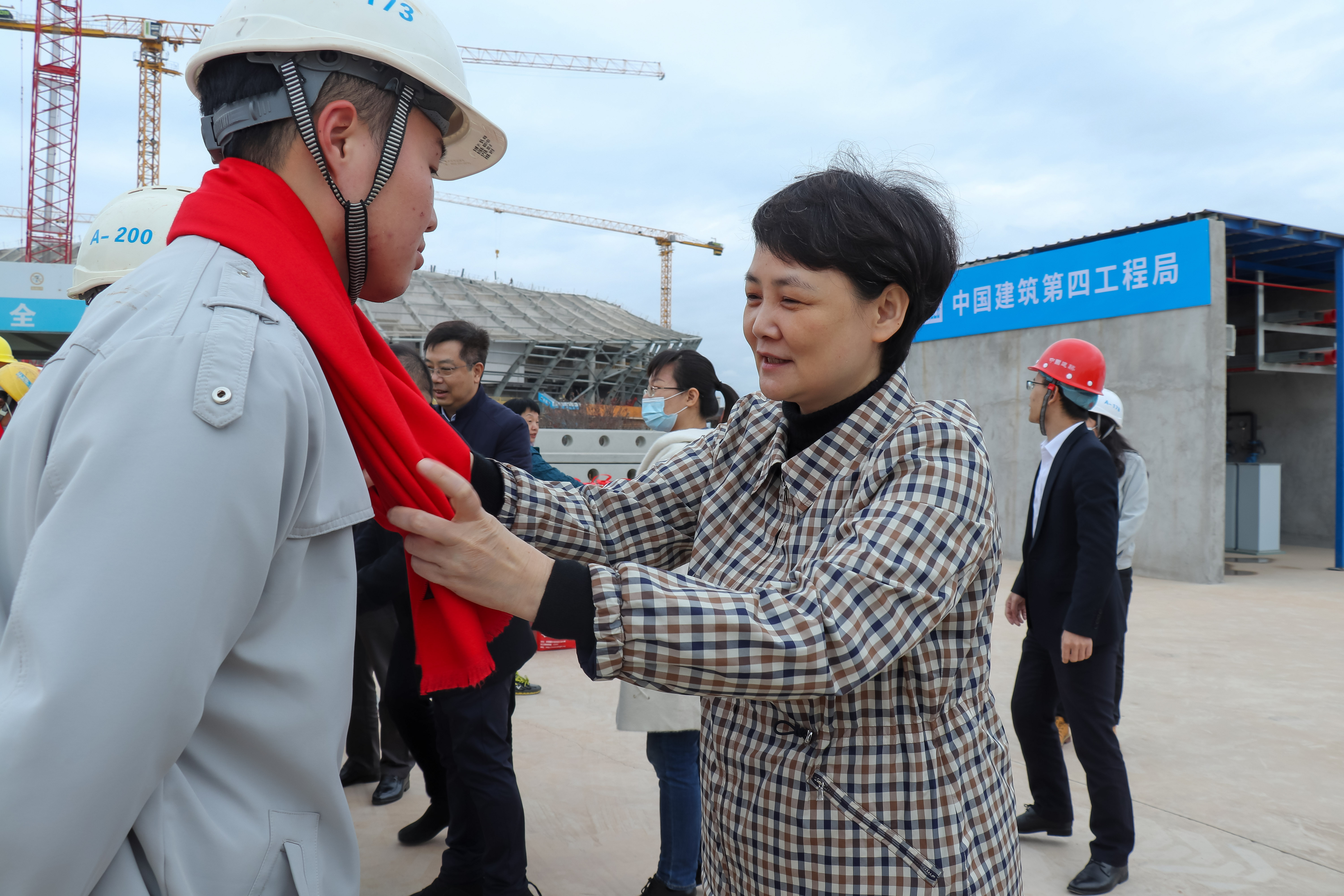 慰问-石隽哲.jpg 慰问-石隽哲.jpg