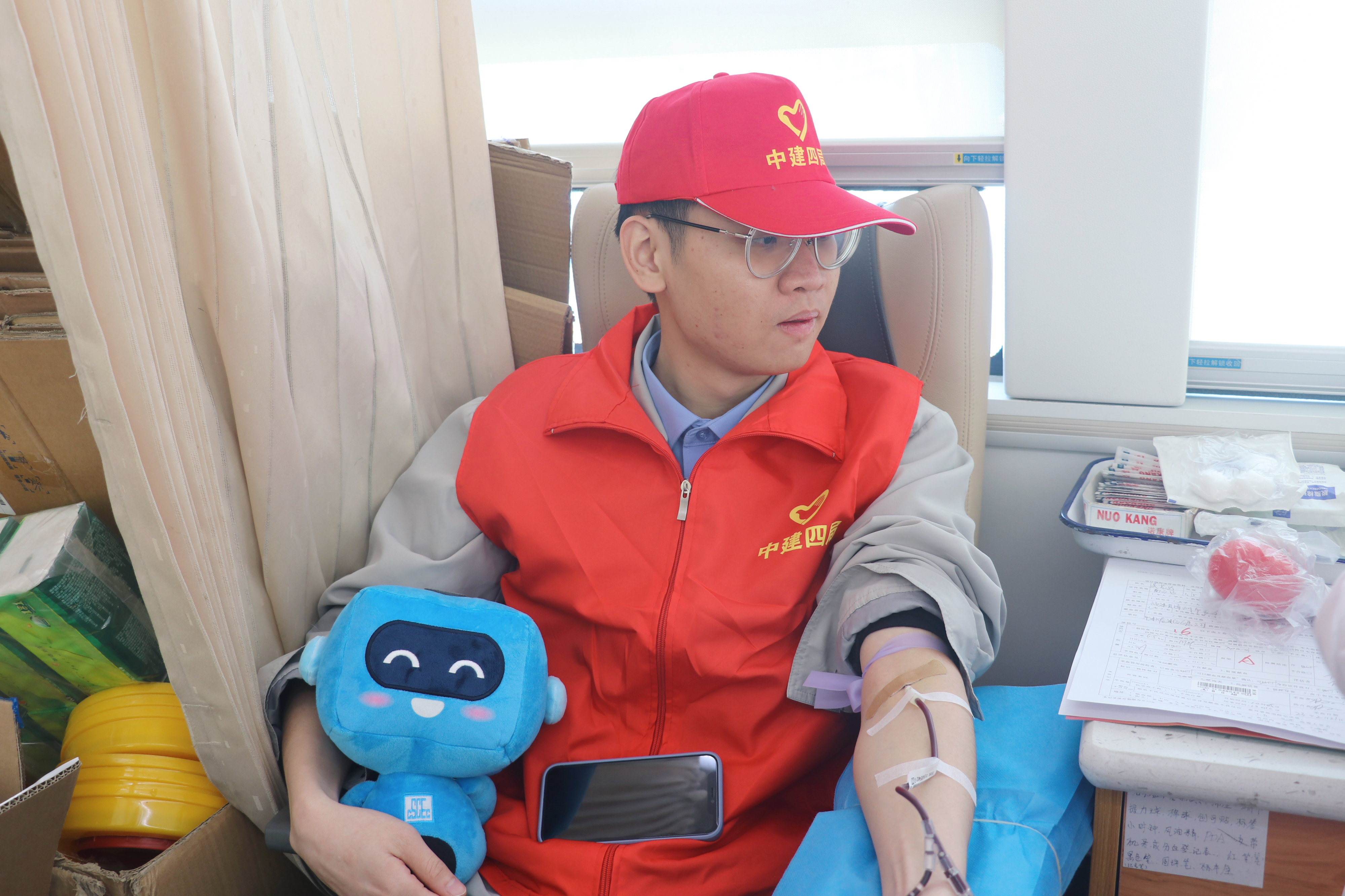 【建设发展总承包公司】20230221【小消息】“建证四十载 精诚谱新篇”爱心义剪暨献血活动在总承包公司珑璟新苑项目顺利举办，附图2.jpg