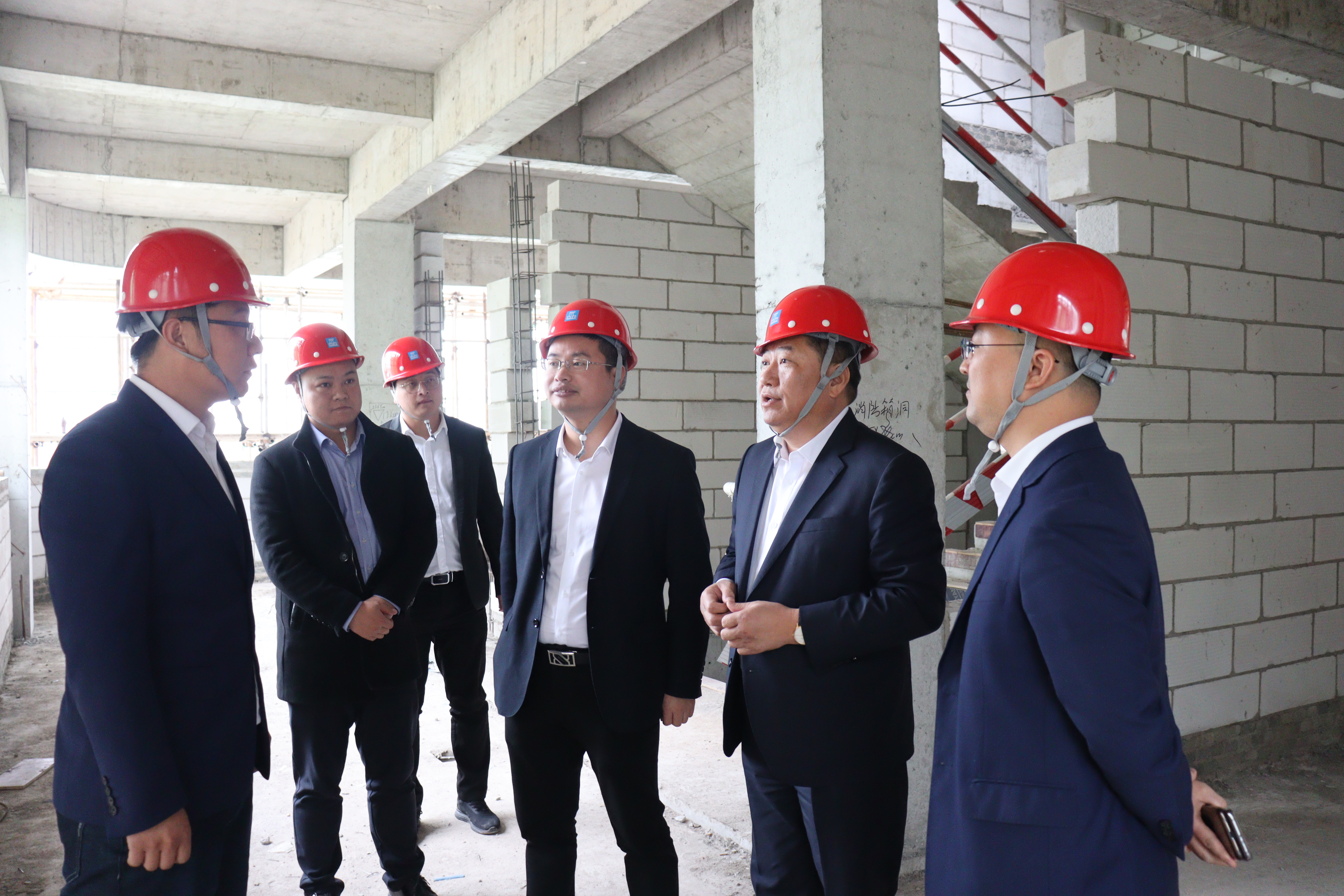 中建四局副总经理王国祥赴江西分公司调研指导