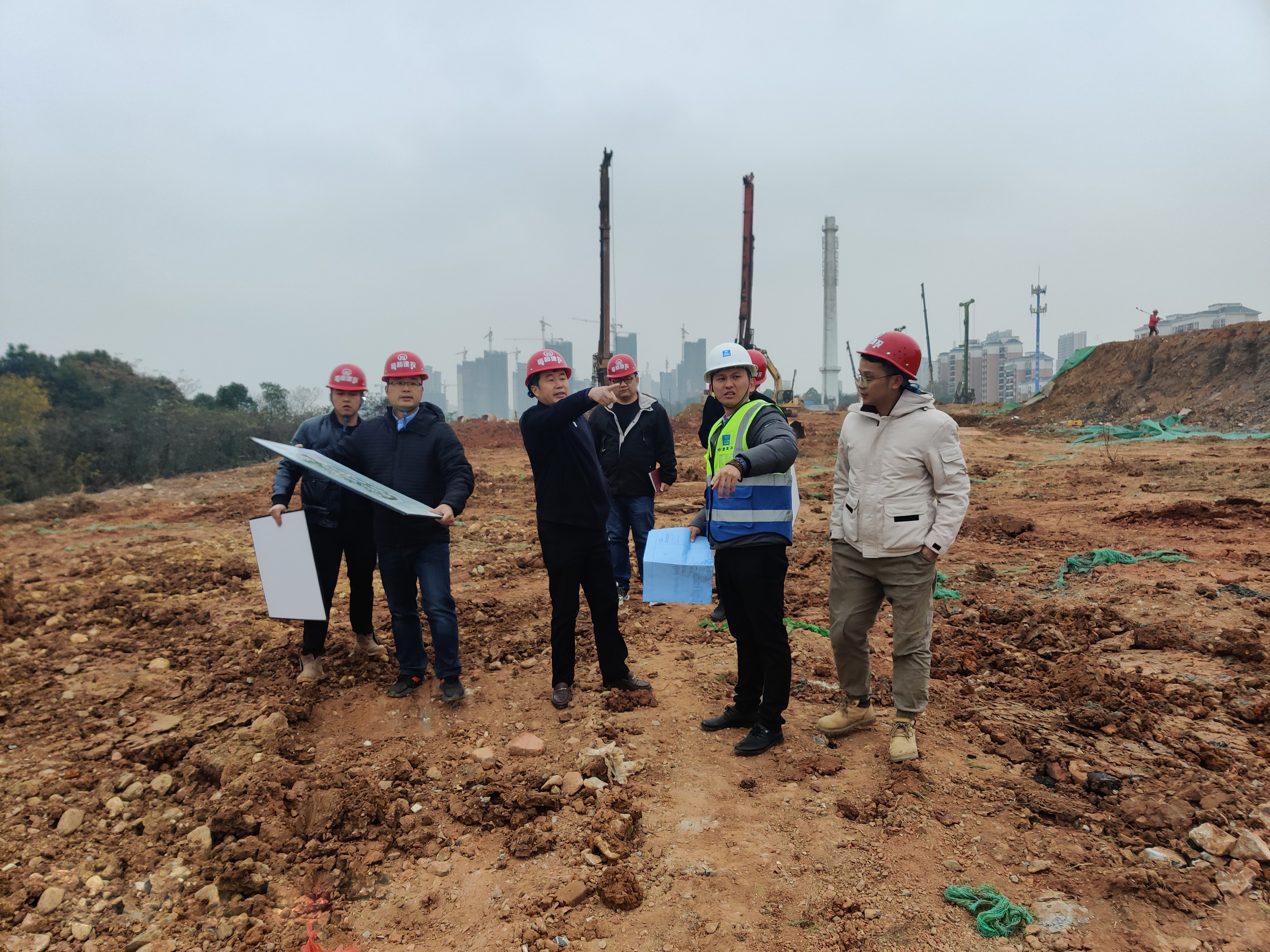 领导莅临前进新村五期项目指导工作+俞利春 (6).jpg