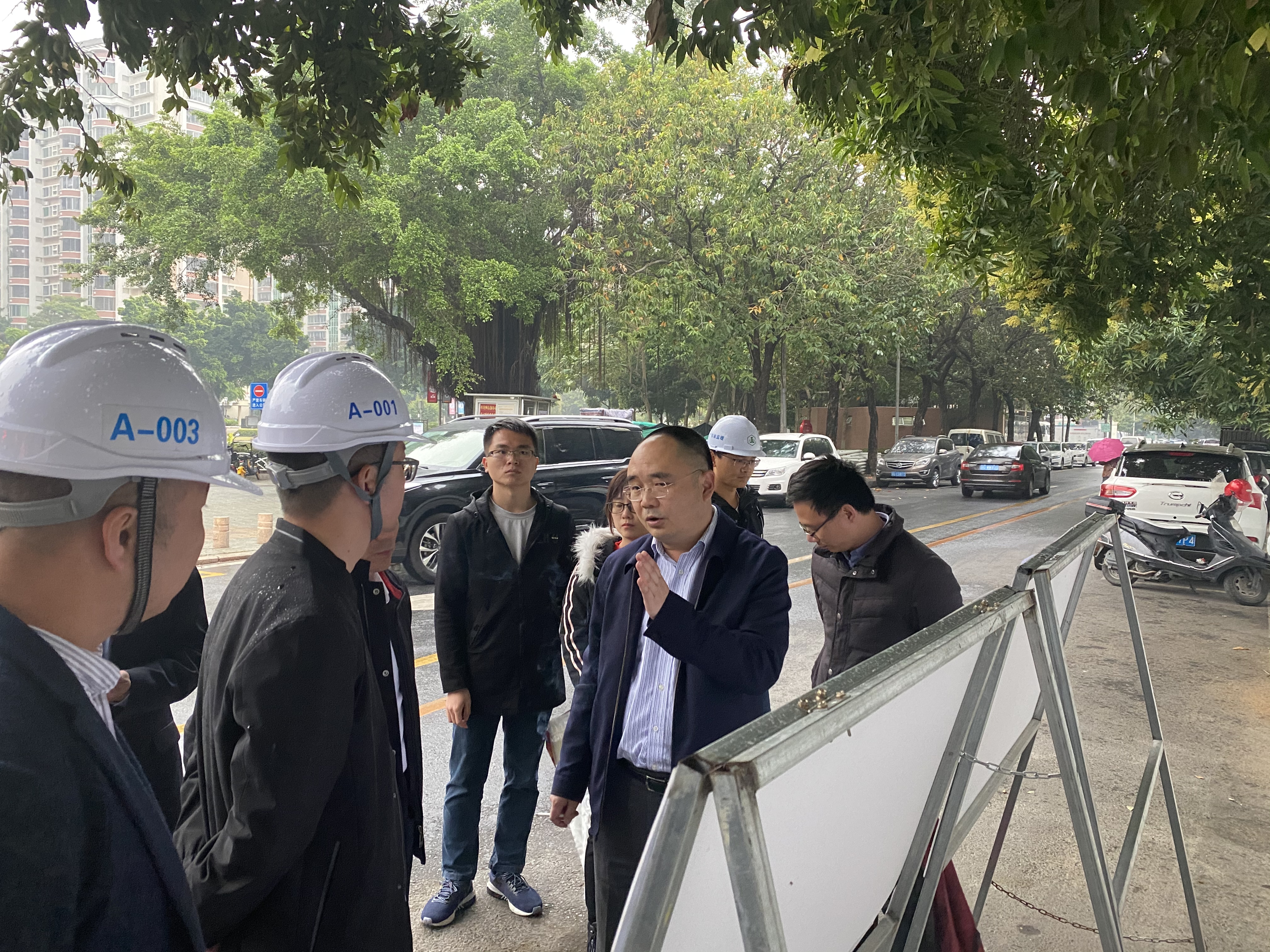 汕头市副市长李钊到中山路项目调研指导+张信平.jpg