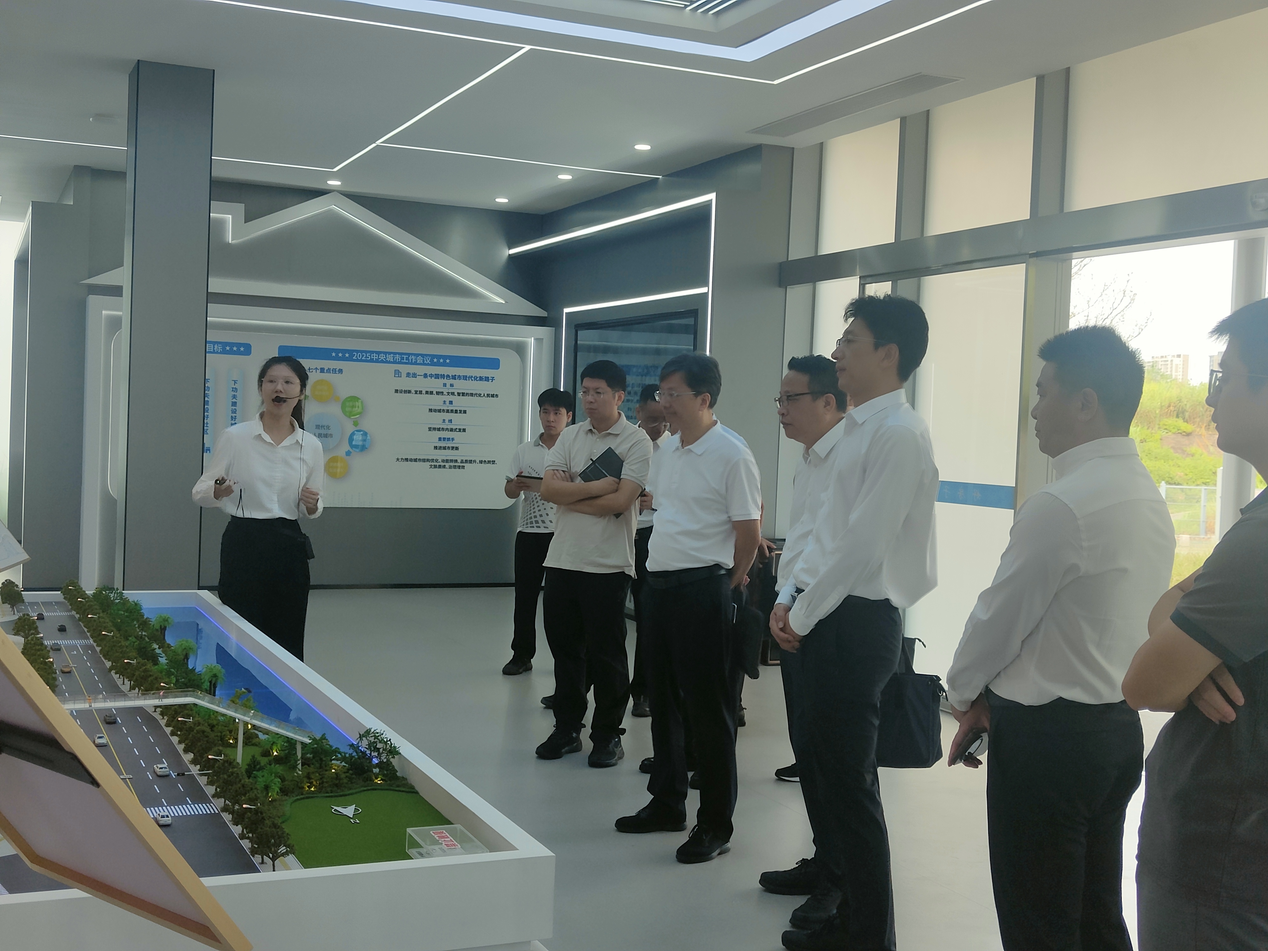 【建设发展总承包公司】20250915【小消息】福建省住房和城乡建设厅副厅长陈元豹一行调研中建·厦门金山中心项目，附图1.jpg